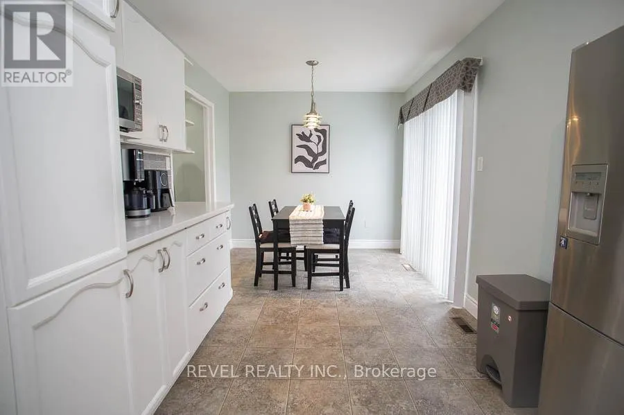 11 MAPLECREST LANE