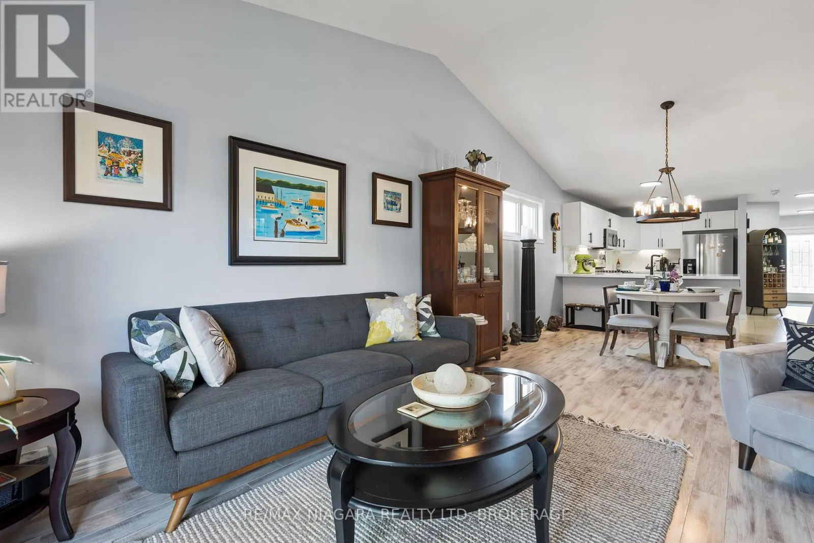 149 ROSELAWN CRESCENT