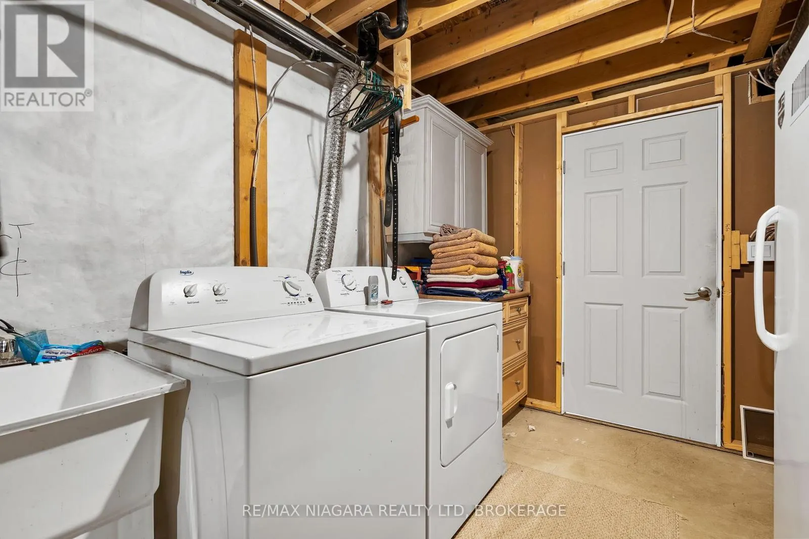 149 ROSELAWN CRESCENT