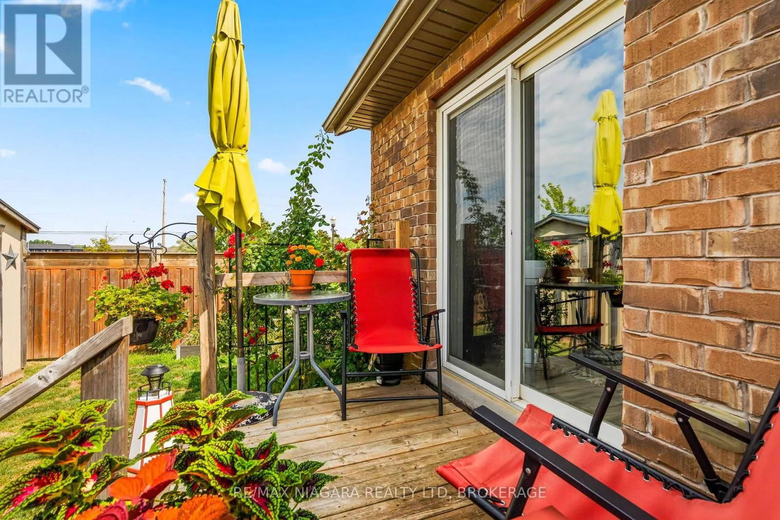 149 ROSELAWN CRESCENT