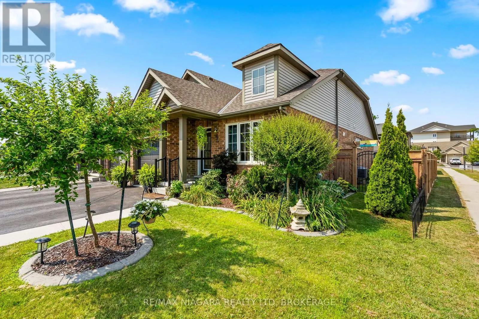 149 ROSELAWN CRESCENT