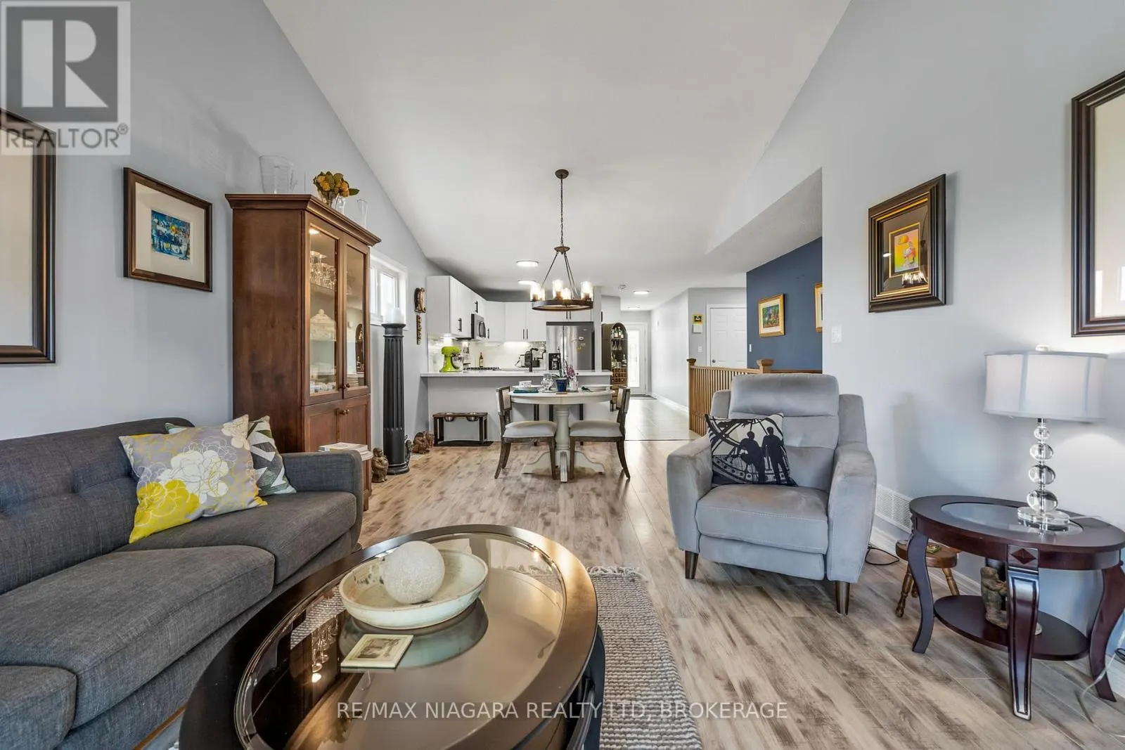 149 ROSELAWN CRESCENT