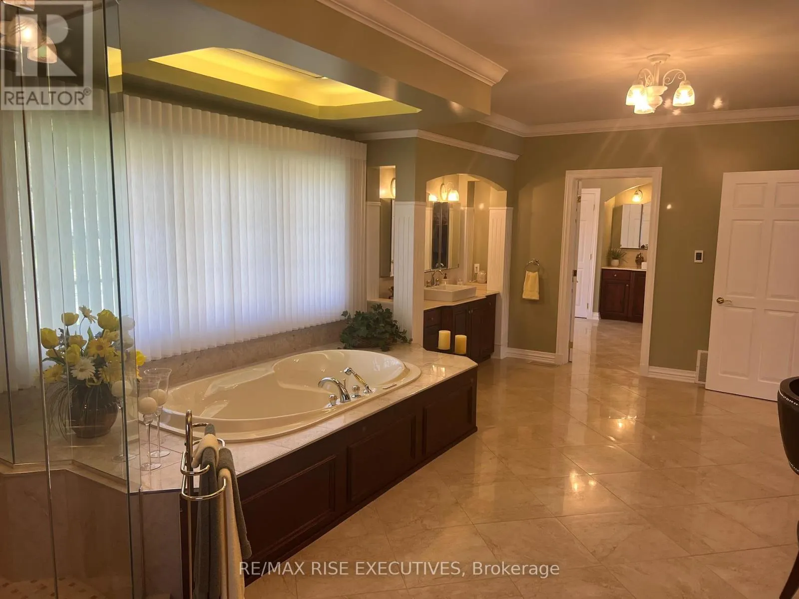 16024 LAKESIDE DRIVE