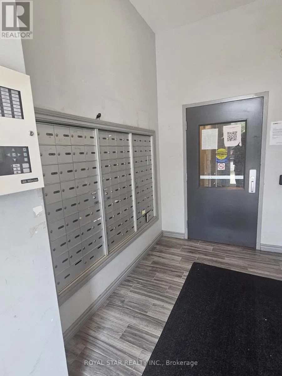 F411 - 275 LARCH STREET