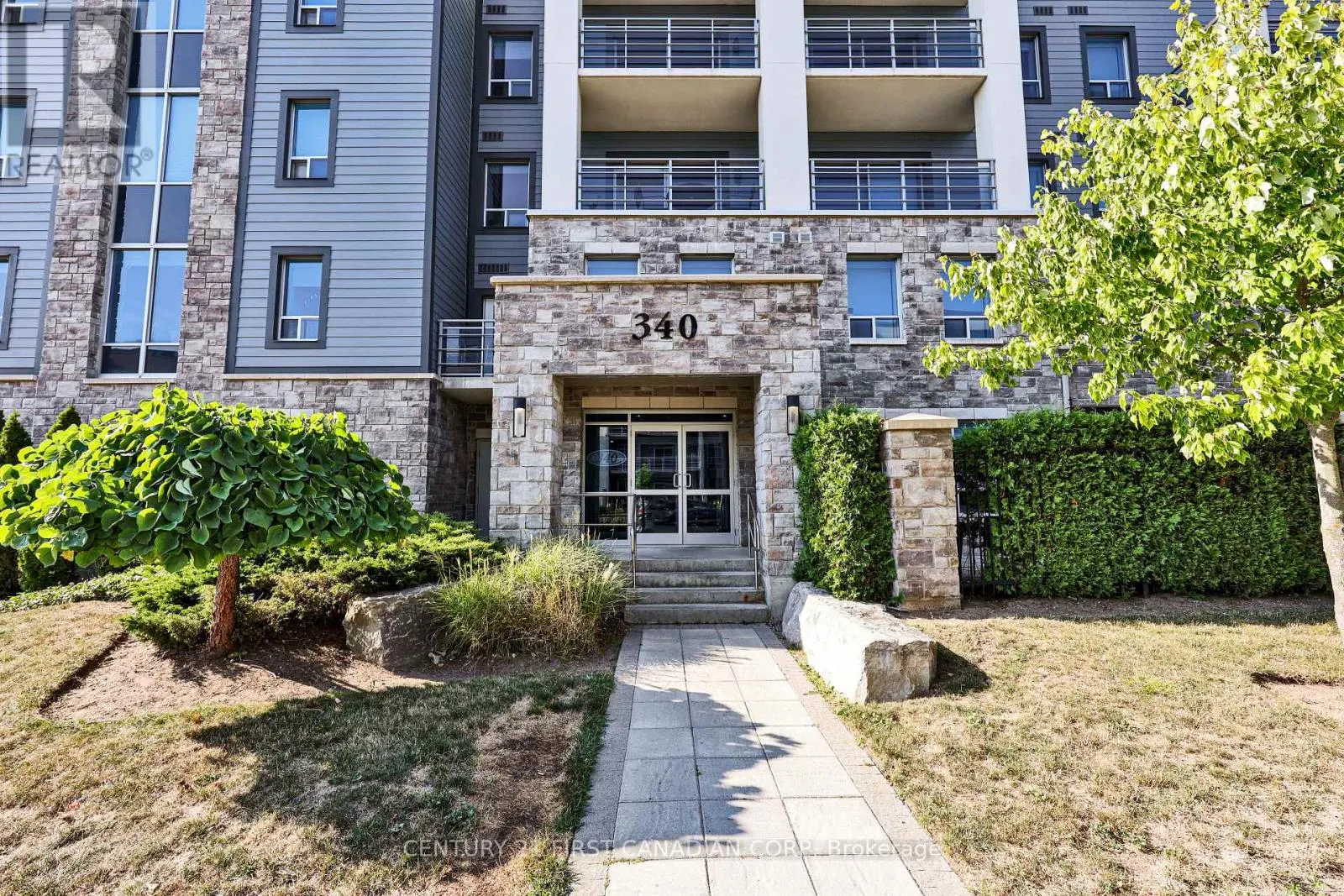 211 - 340 SUGARCREEK TRAIL, #211