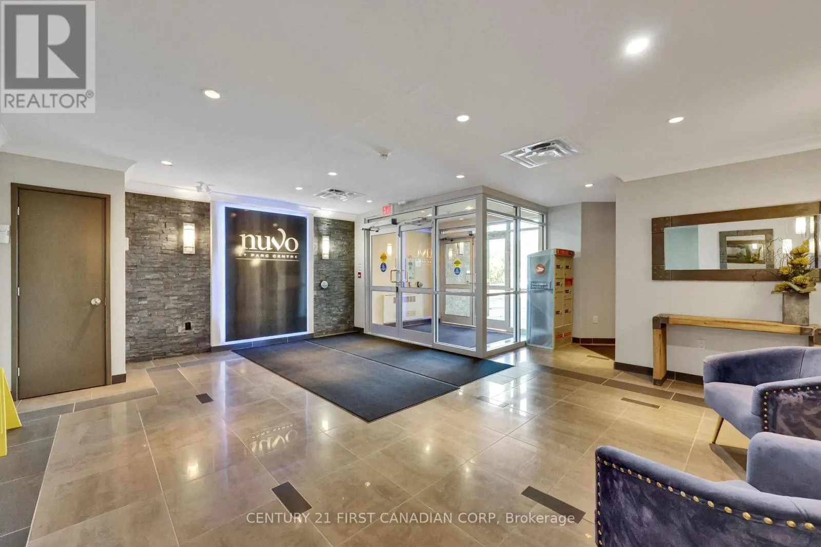 211 - 340 SUGARCREEK TRAIL, #211