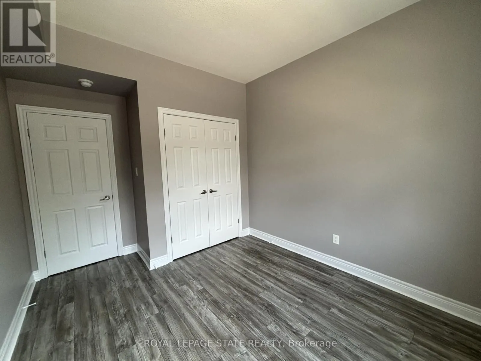 2 - 136 KING STREET W