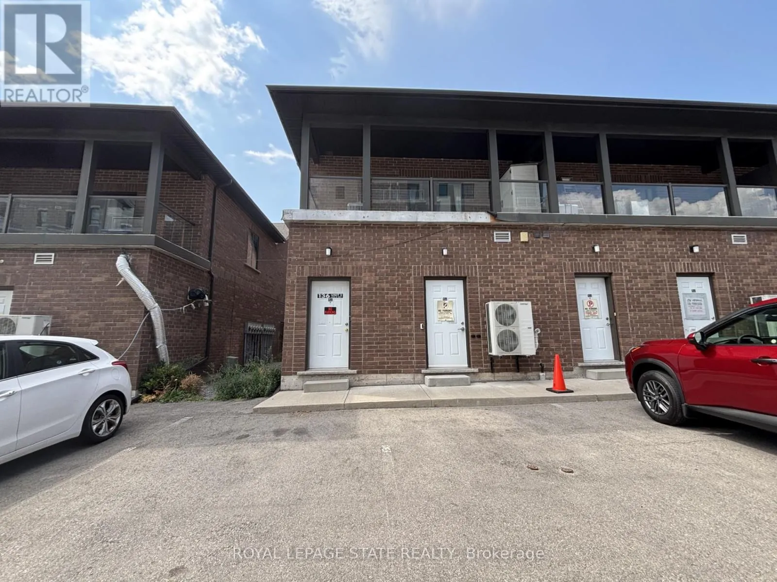 2 - 136 KING STREET W