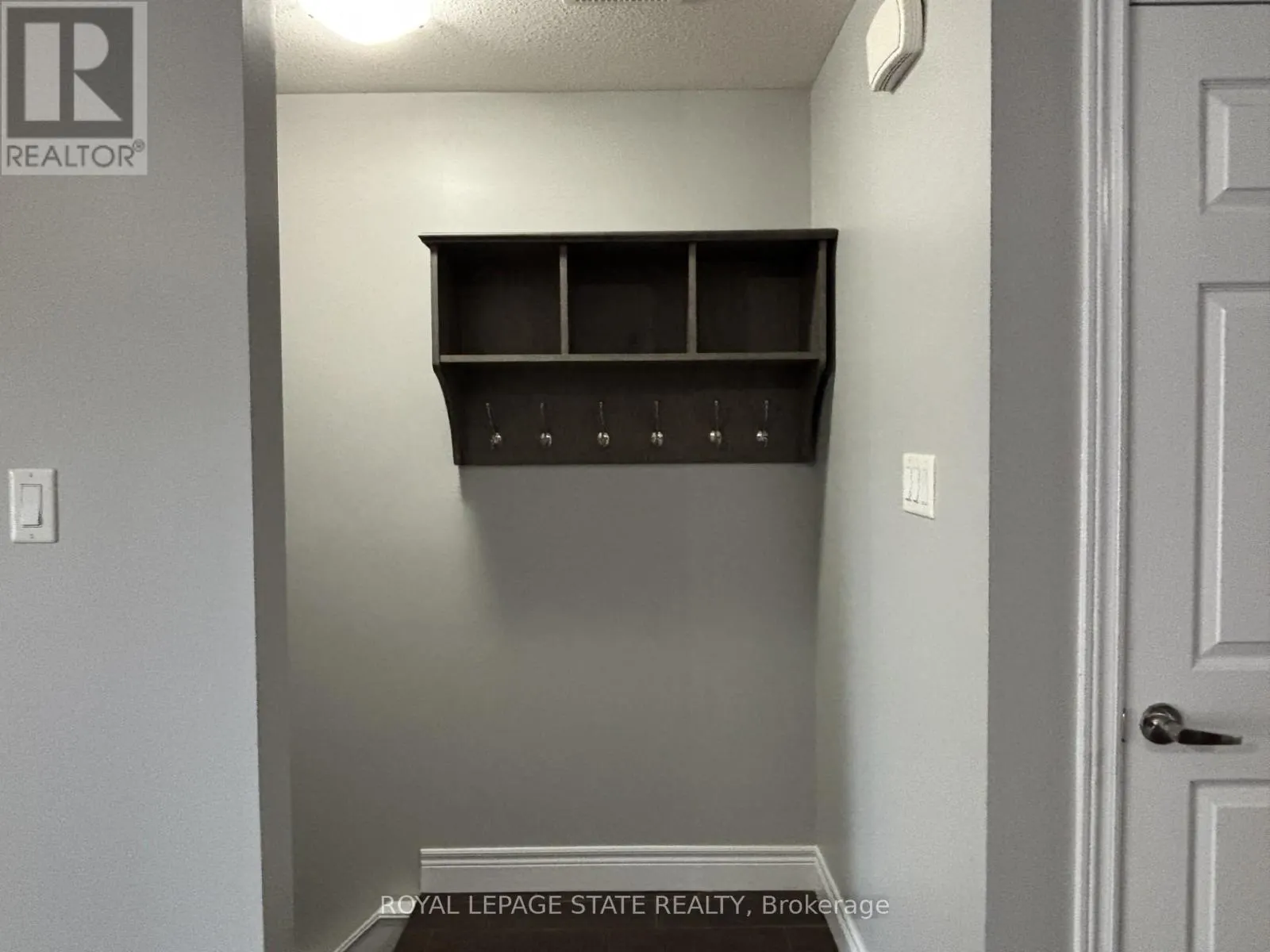 2 - 136 KING STREET W