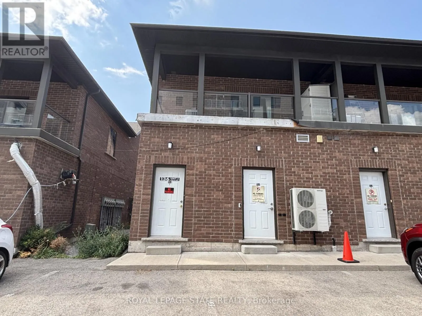 2 - 136 KING STREET W