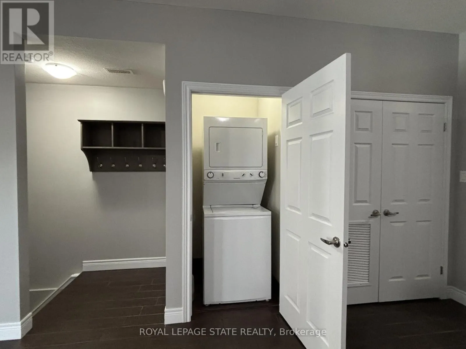 2 - 136 KING STREET W