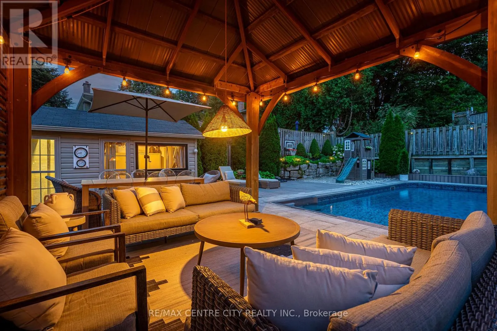 144 SPRINGFIELD CRESCENT