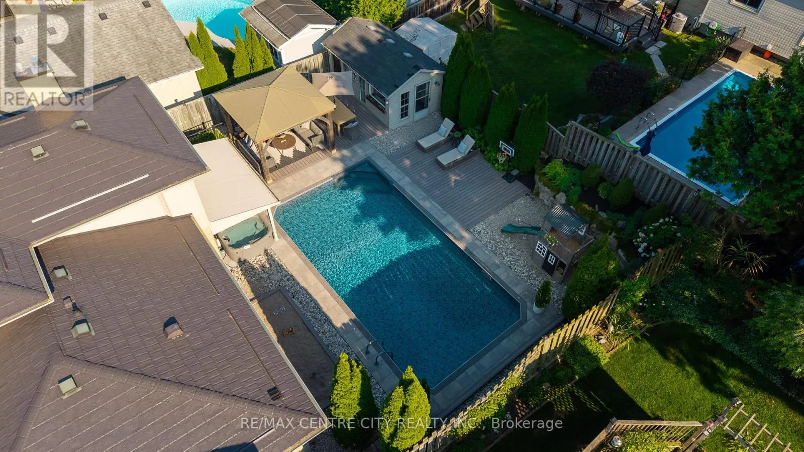 144 SPRINGFIELD CRESCENT