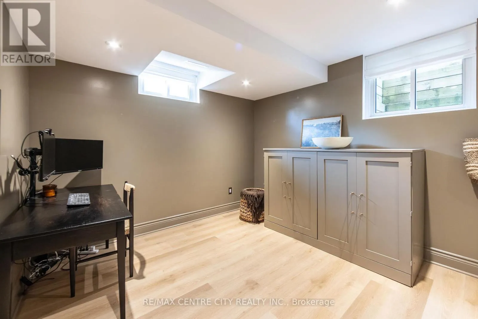 144 SPRINGFIELD CRESCENT