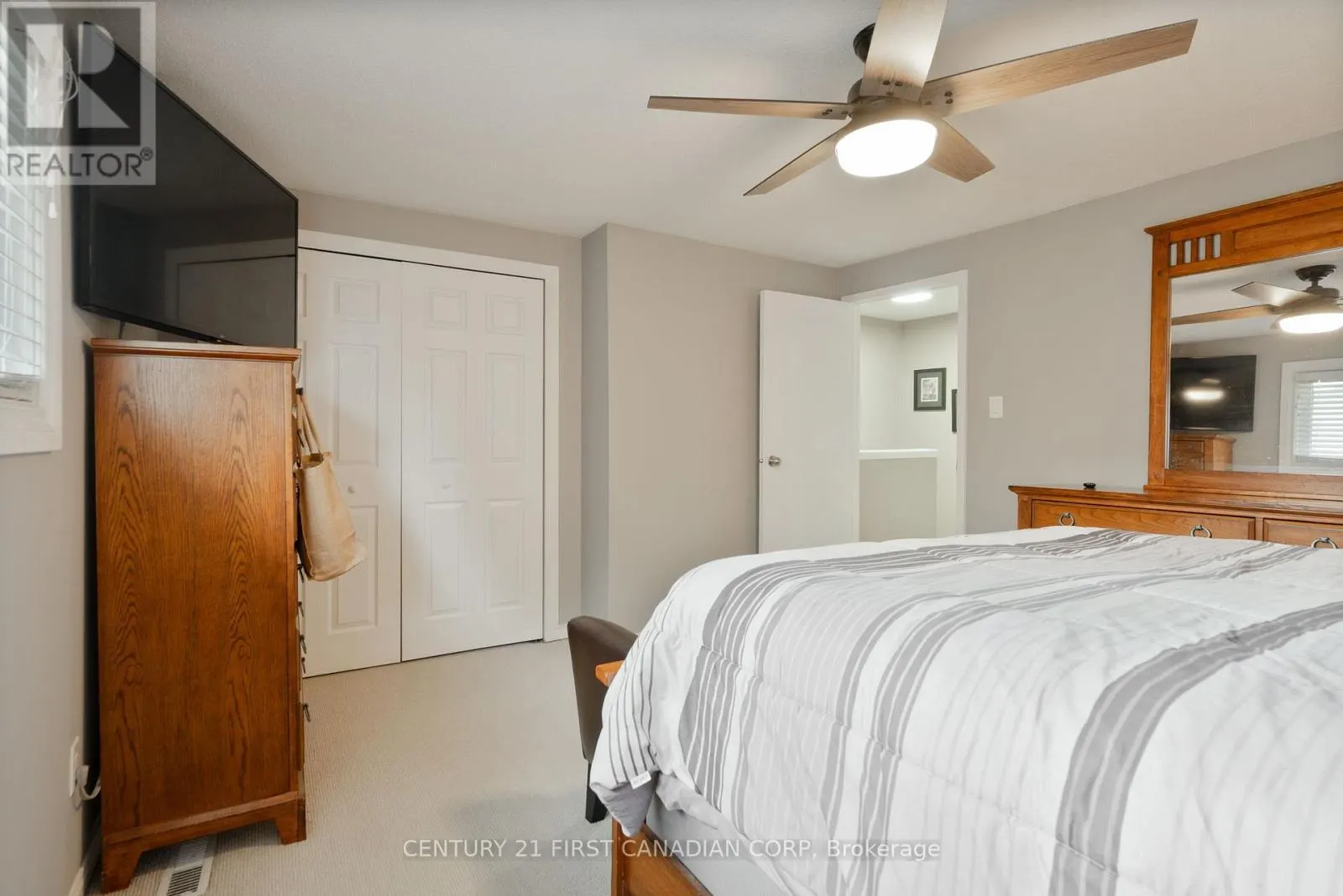 21 - 320 WESTMINSTER AVENUE, #21
