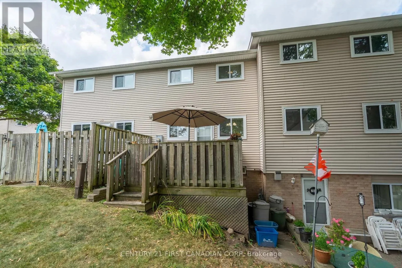21 - 320 WESTMINSTER AVENUE, #21