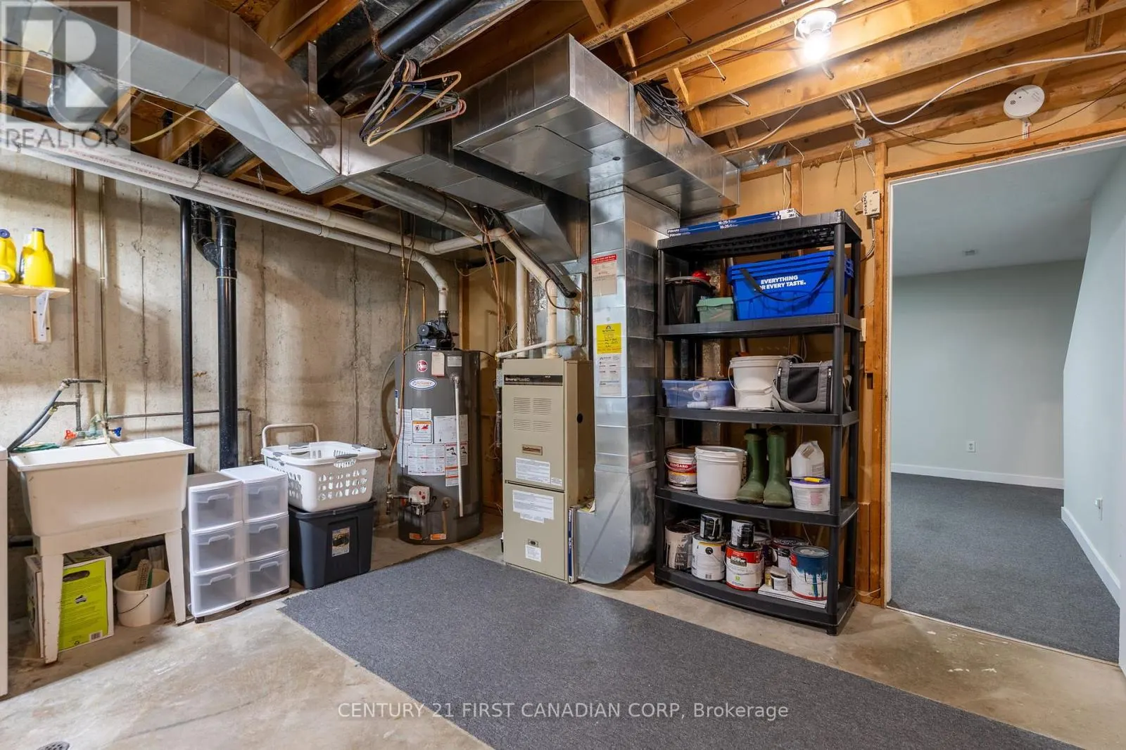 21 - 320 WESTMINSTER AVENUE, #21