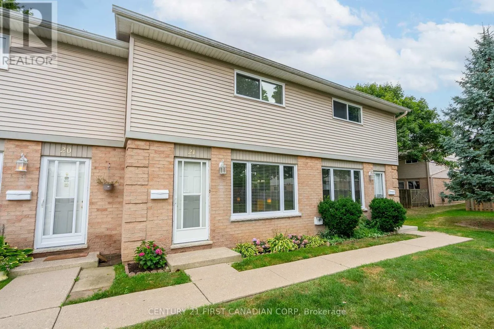 21 - 320 WESTMINSTER AVENUE, #21