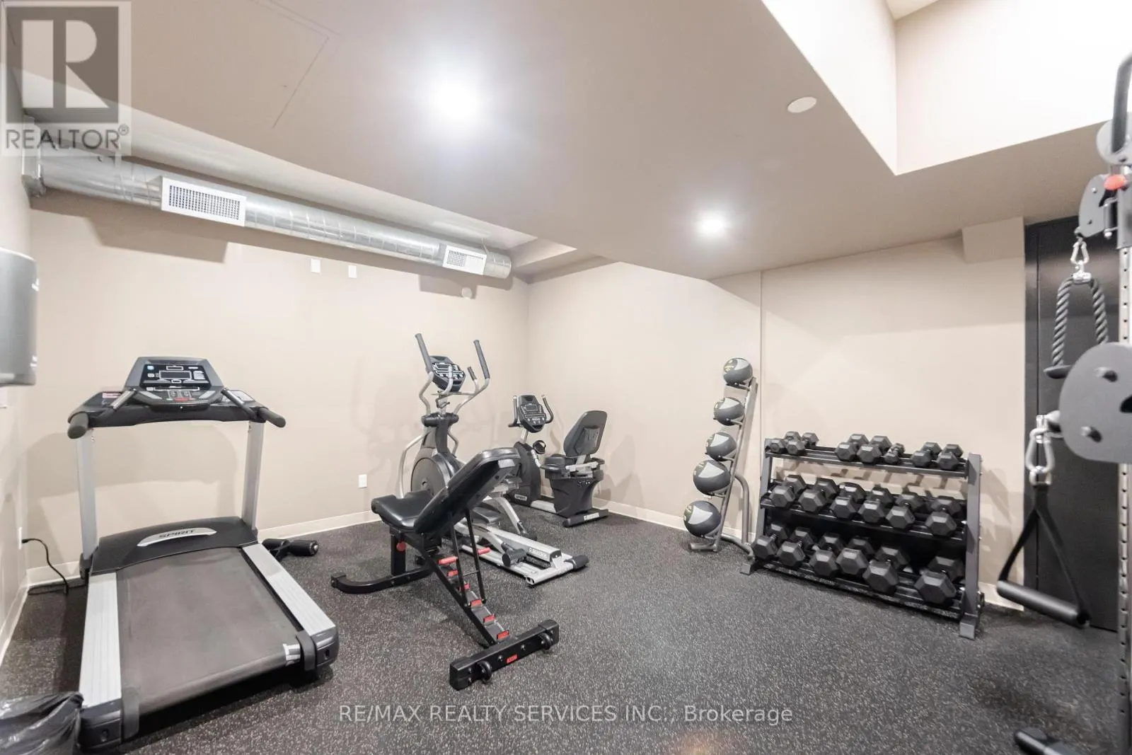 311 - 690 KING STREET W