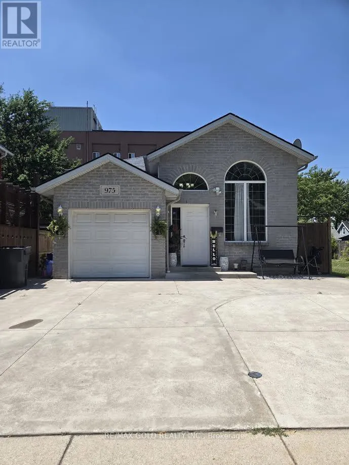 975 ALBERT ROAD