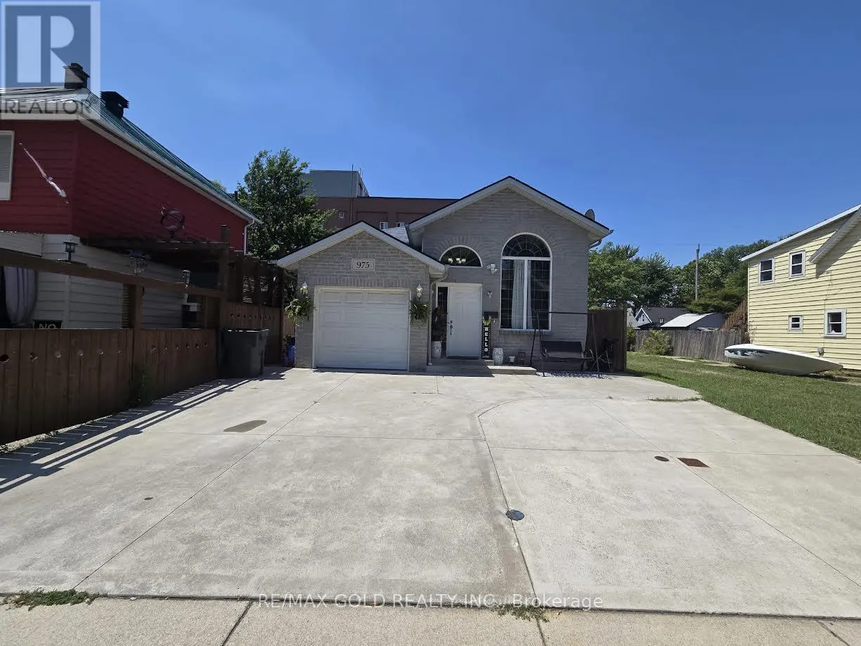 975 ALBERT ROAD
