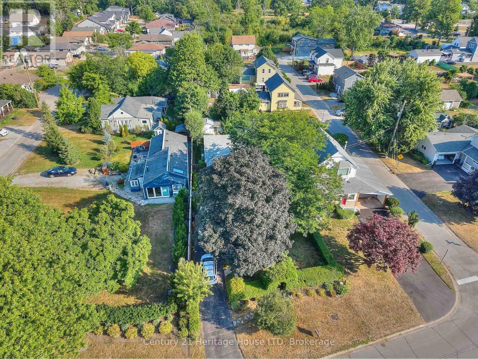 662 LAKESHORE ROAD W