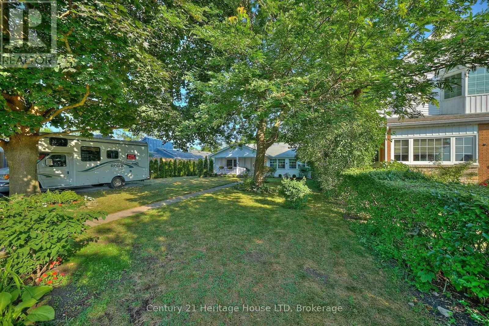 662 LAKESHORE ROAD W