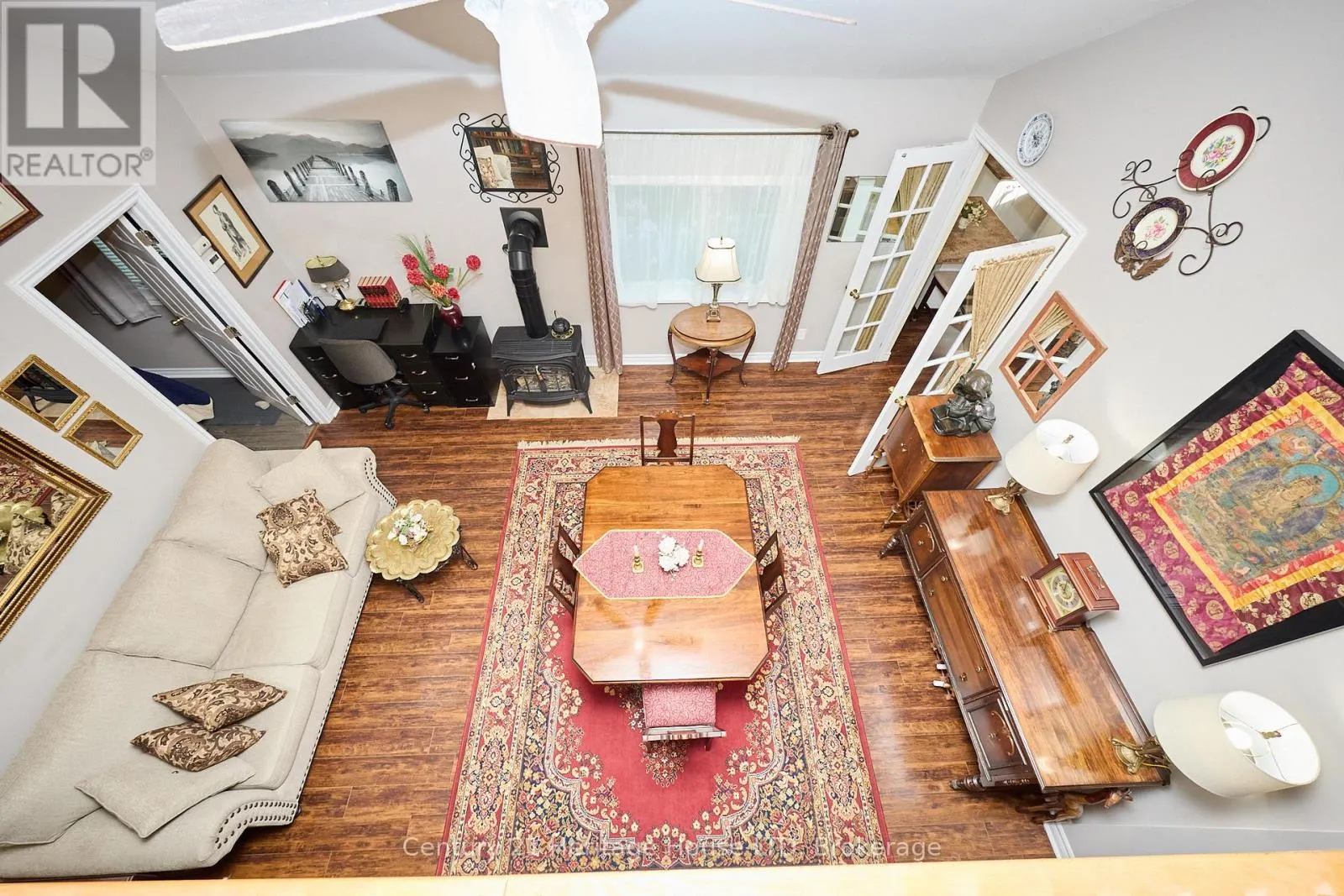 662 LAKESHORE ROAD W
