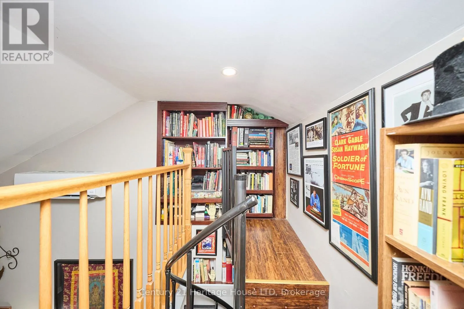 662 LAKESHORE ROAD W