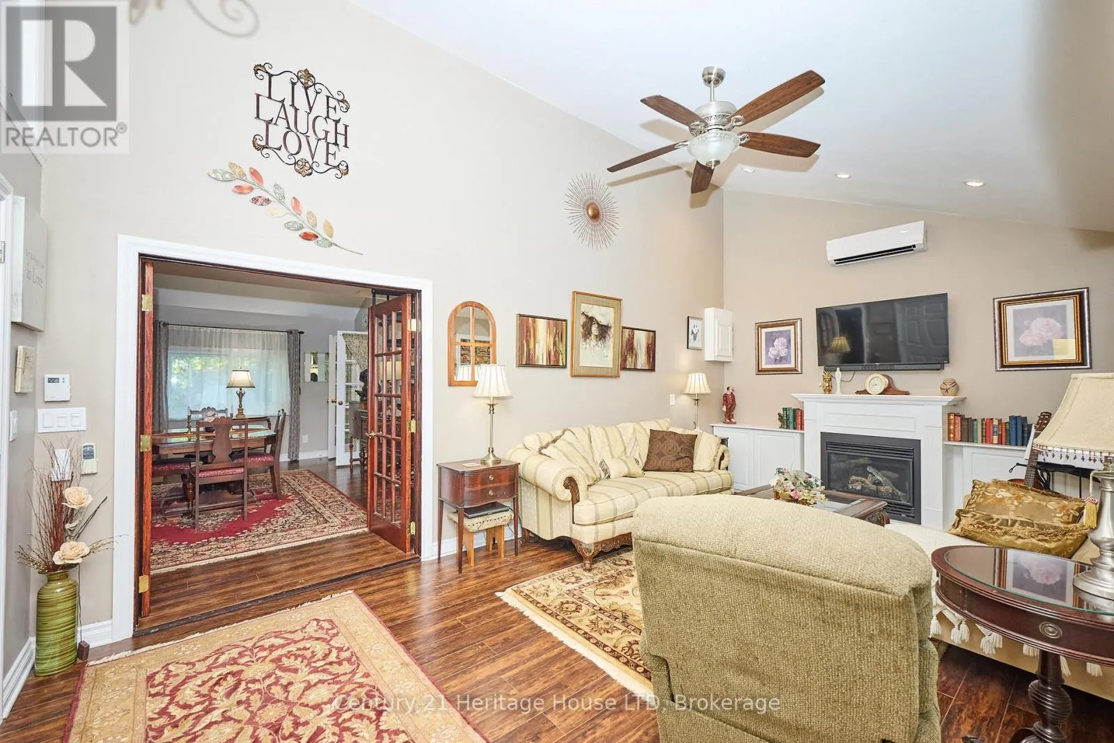 662 LAKESHORE ROAD W