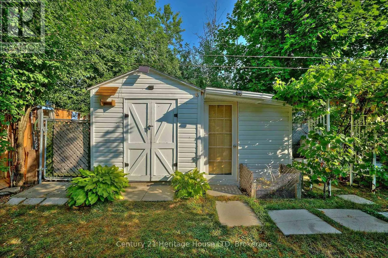 662 LAKESHORE ROAD W