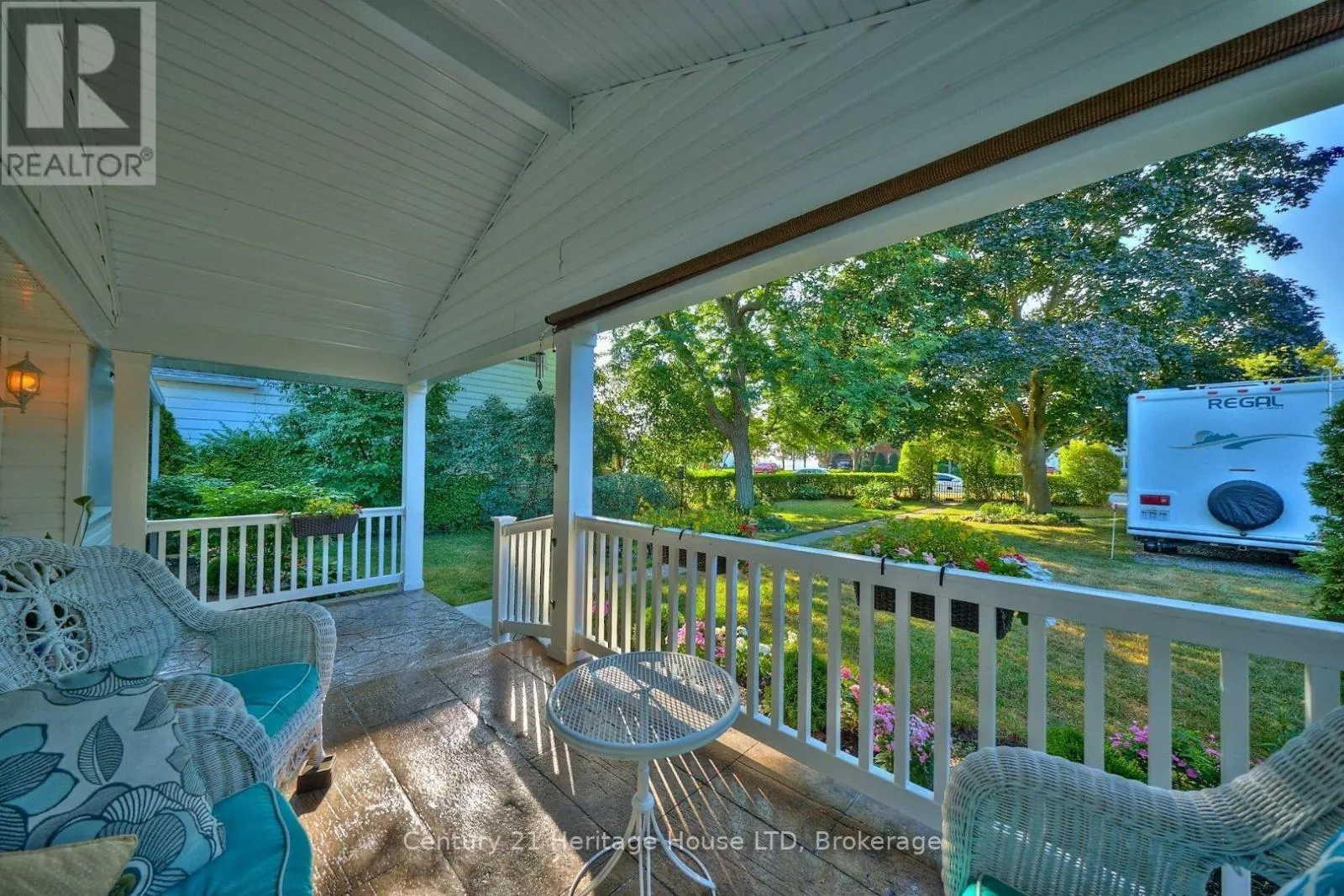 662 LAKESHORE ROAD W
