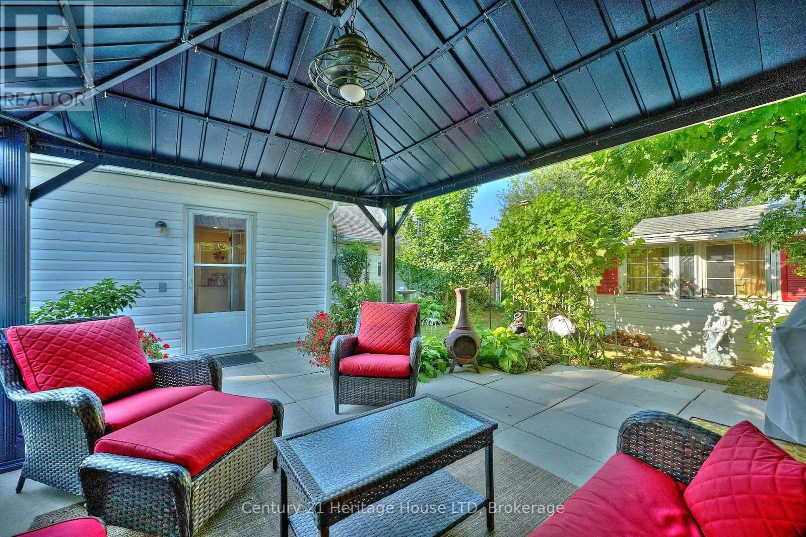 662 LAKESHORE ROAD W