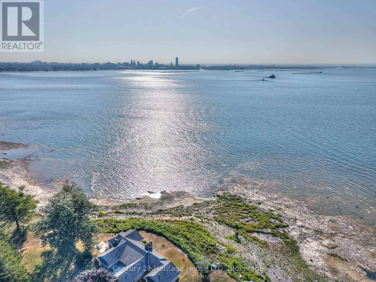 662 LAKESHORE ROAD W