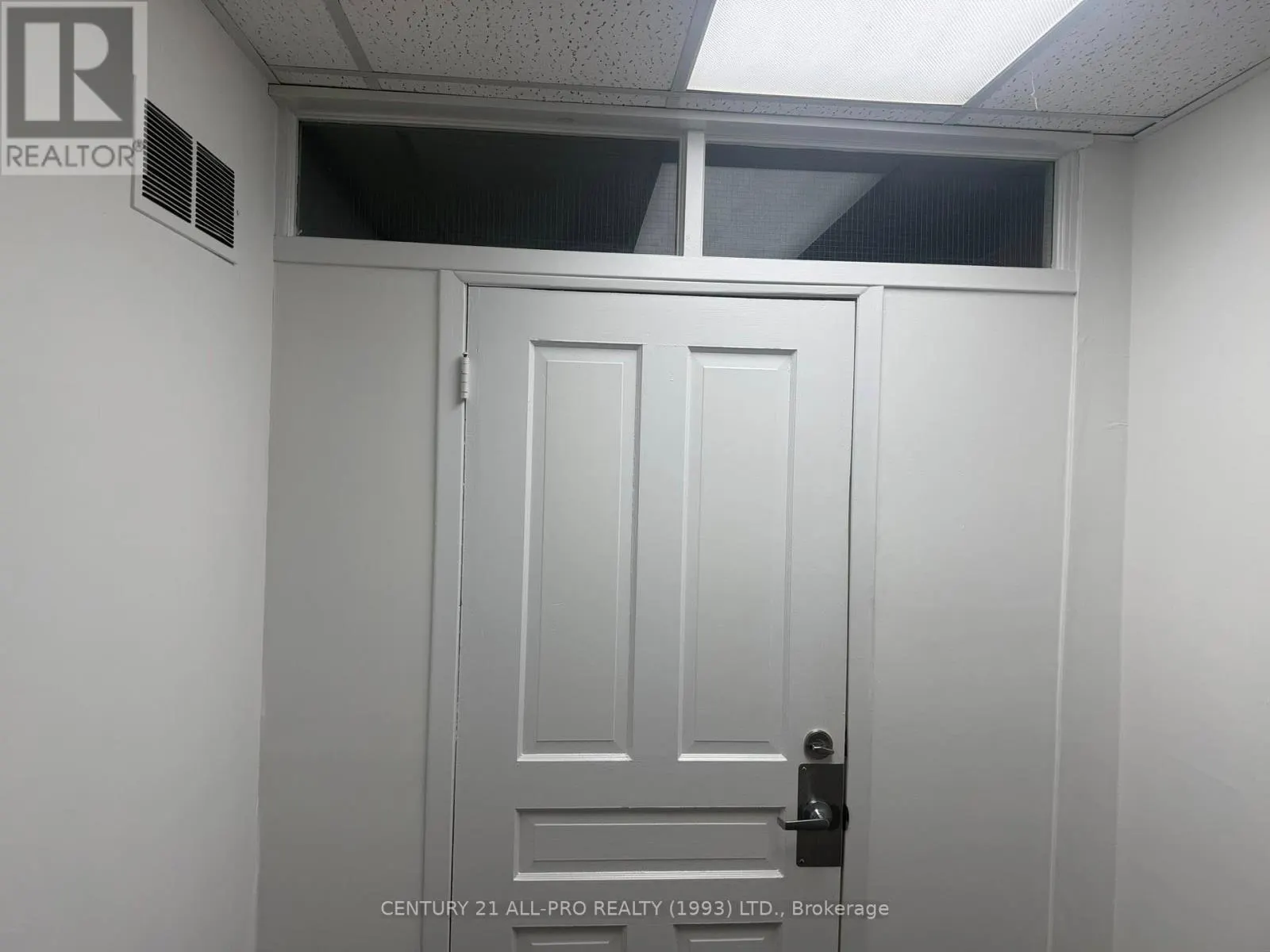 17 KING STREET E