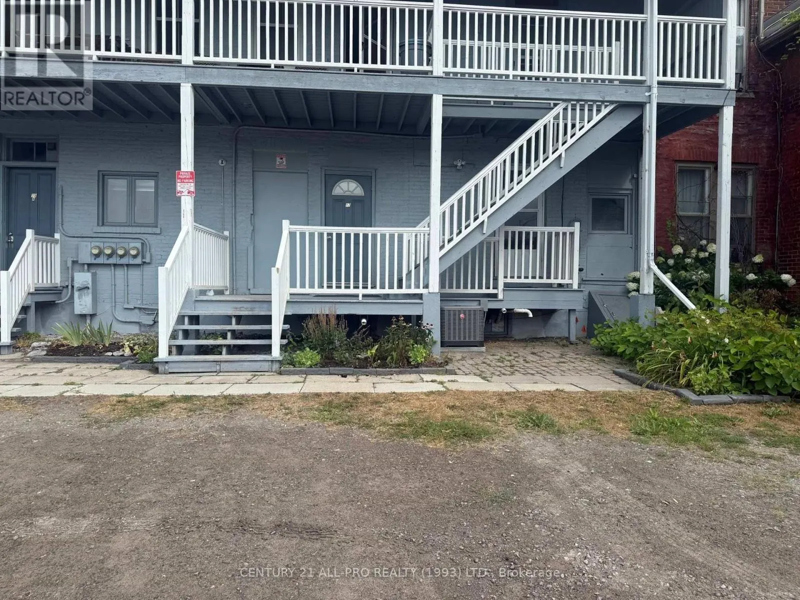 17 KING STREET E