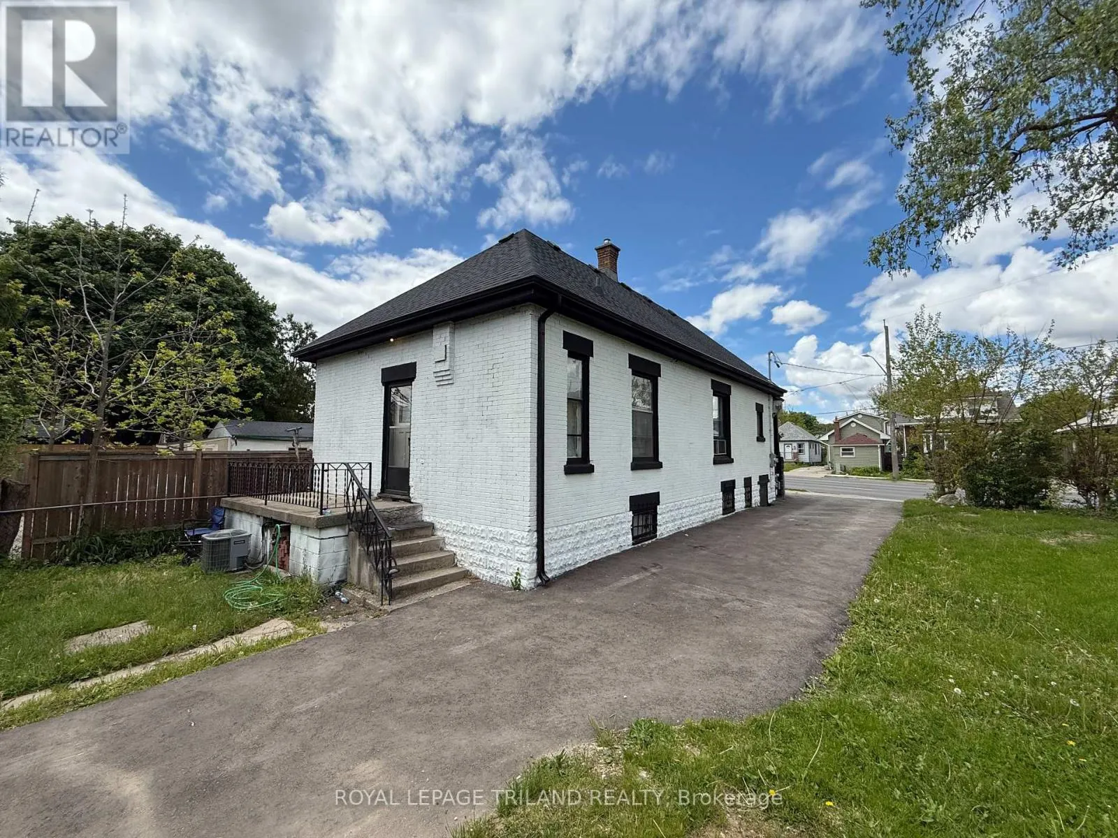 633 HAMILTON ROAD