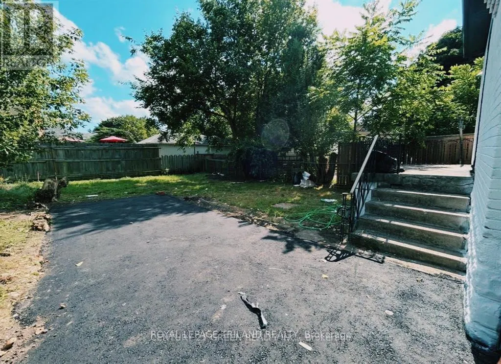 633 HAMILTON ROAD