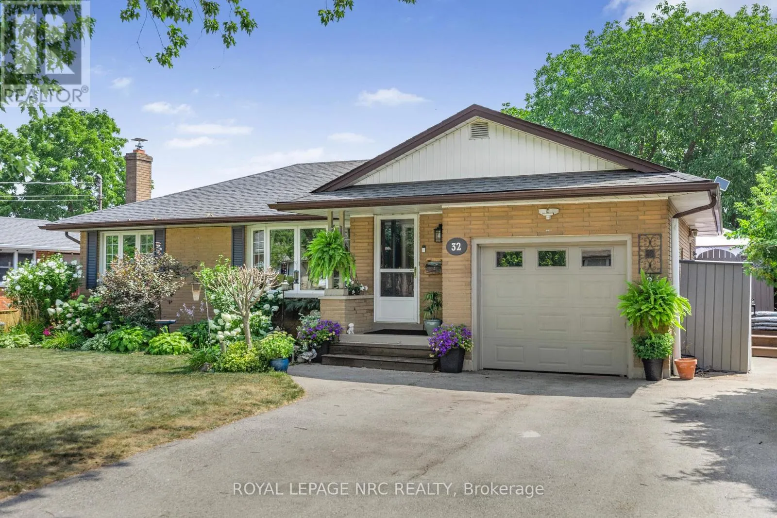 32 WHITTAKER AVENUE