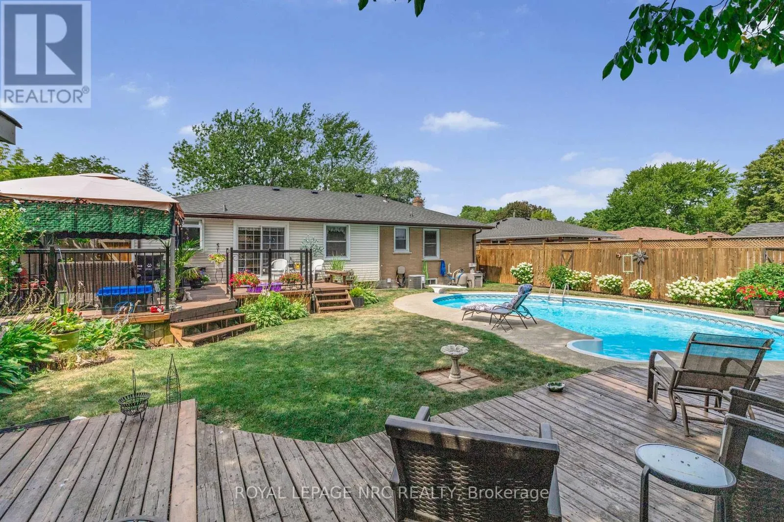 32 WHITTAKER AVENUE