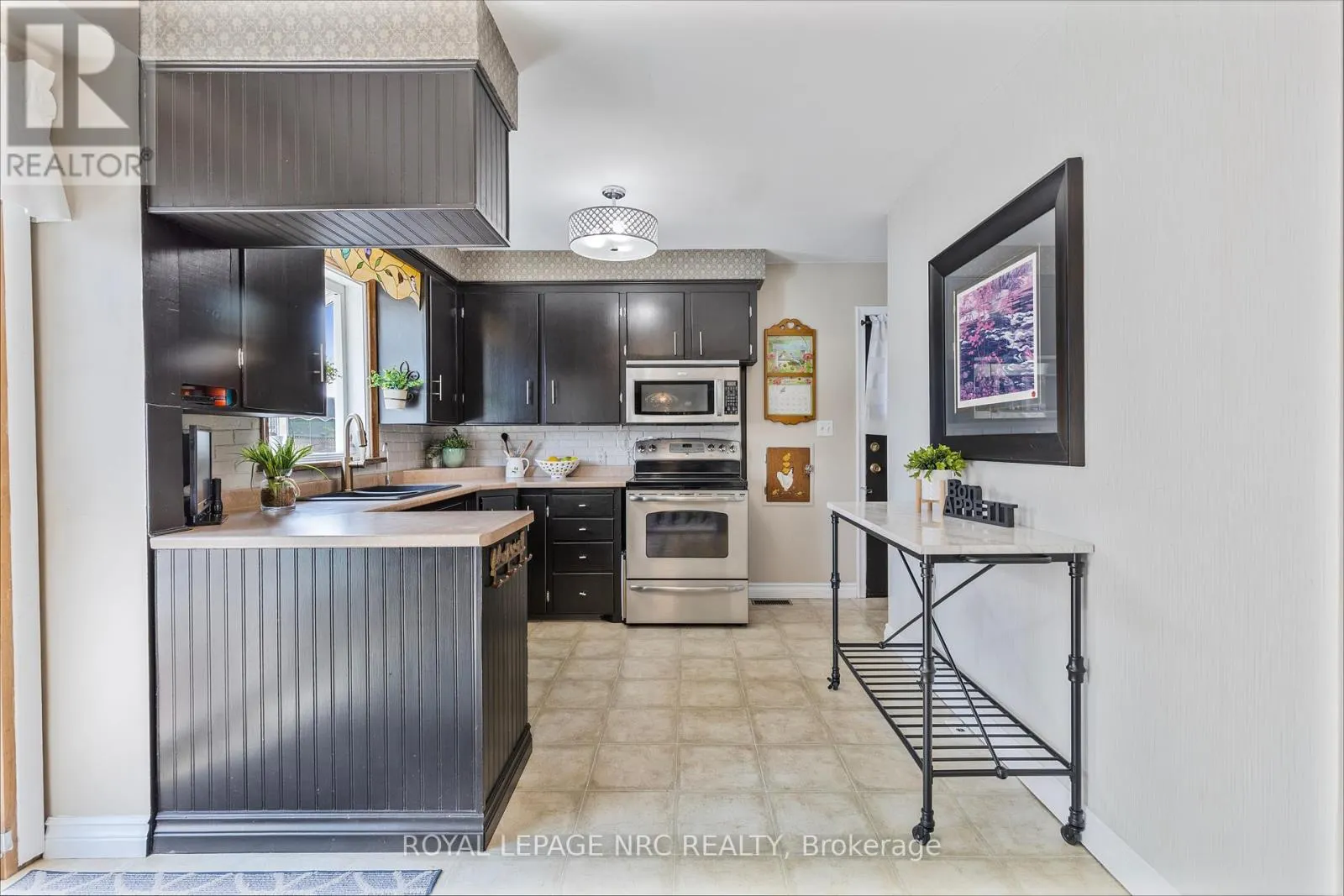 32 WHITTAKER AVENUE