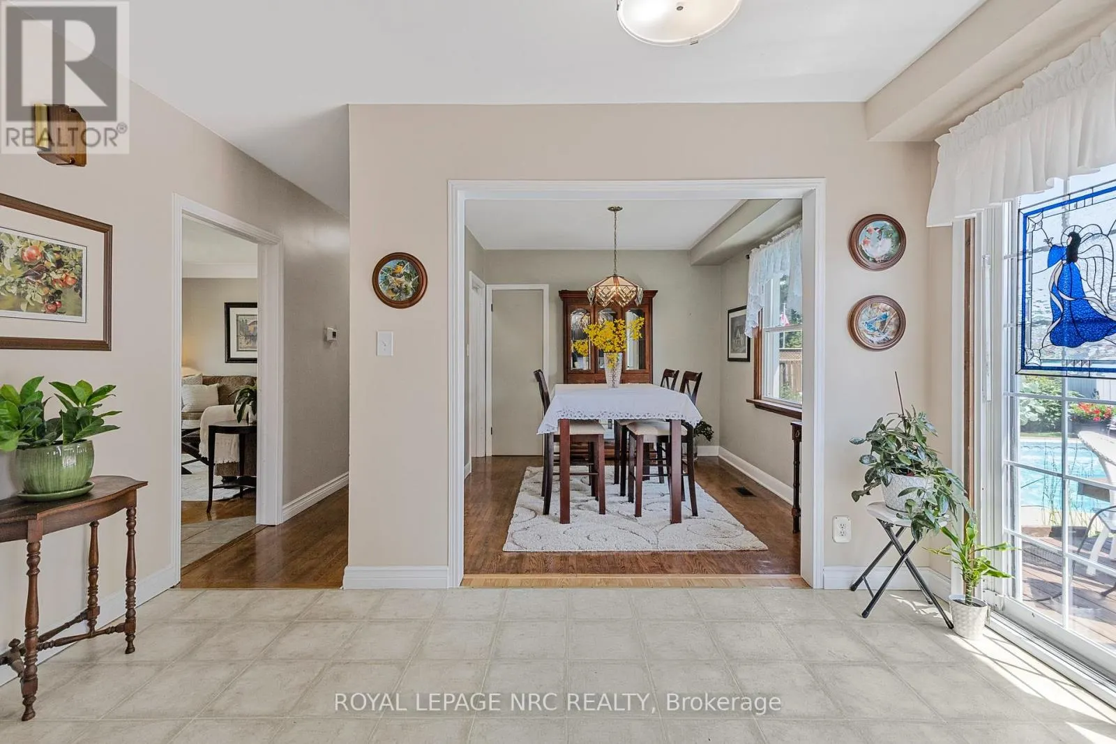 32 WHITTAKER AVENUE
