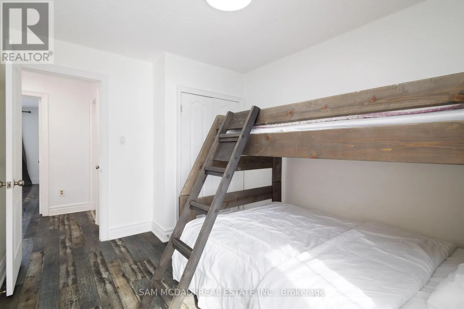 855 JERSEYVILLE ROAD W