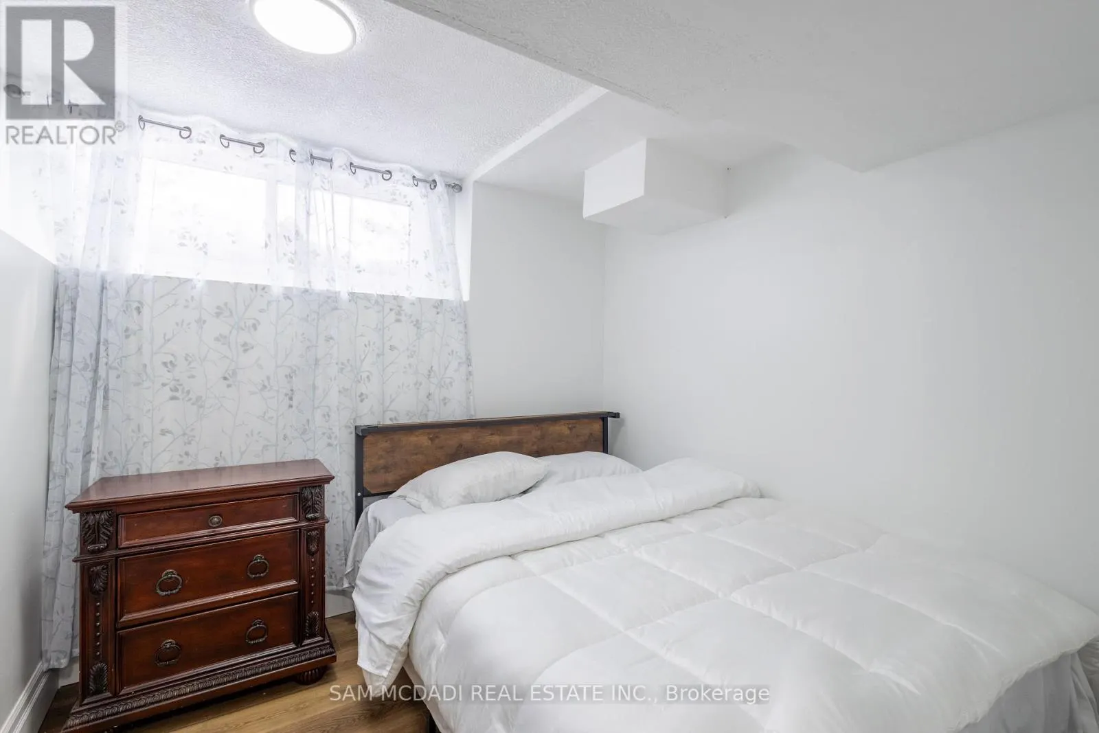 855 JERSEYVILLE ROAD W