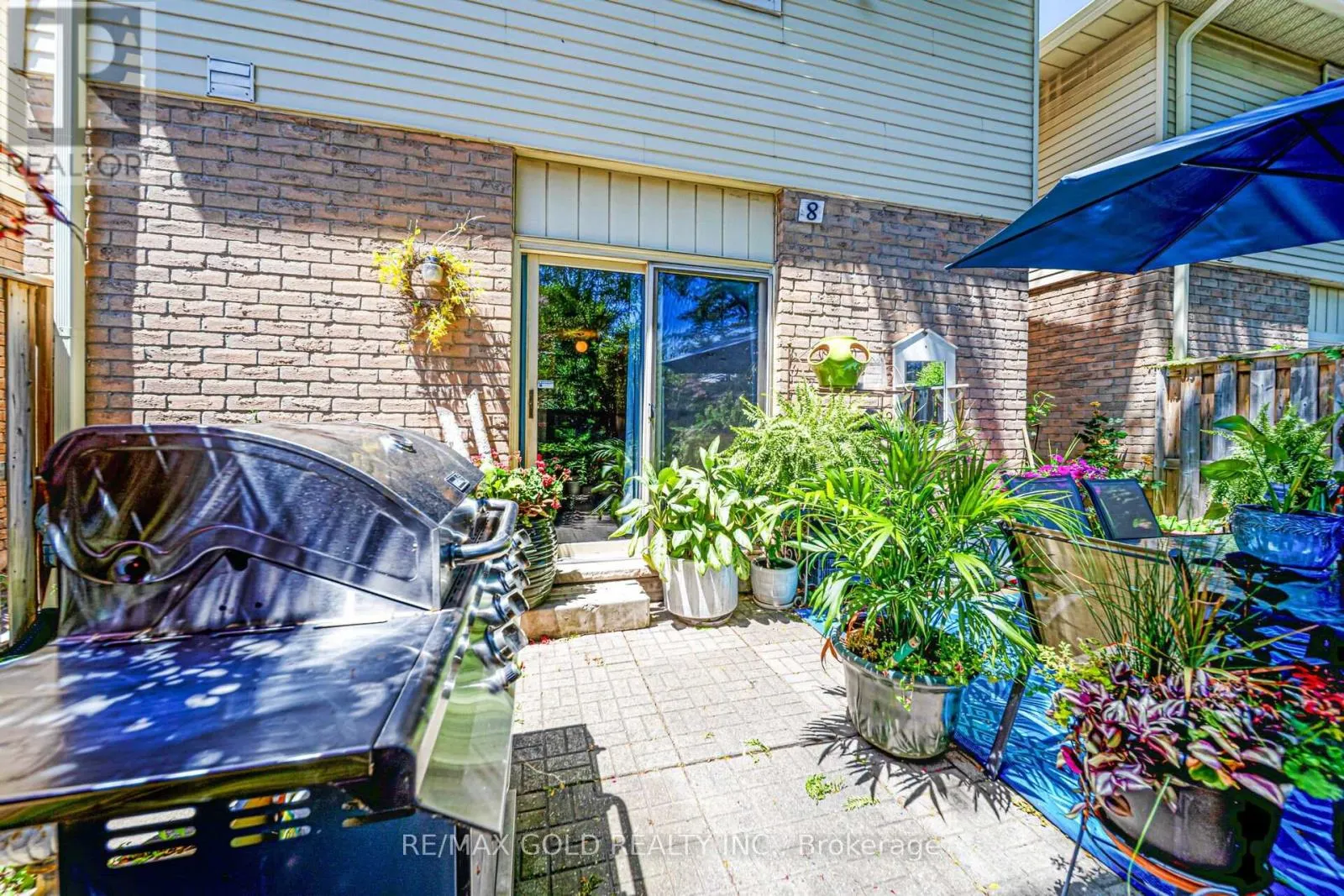 8 - 494 BARTON STREET