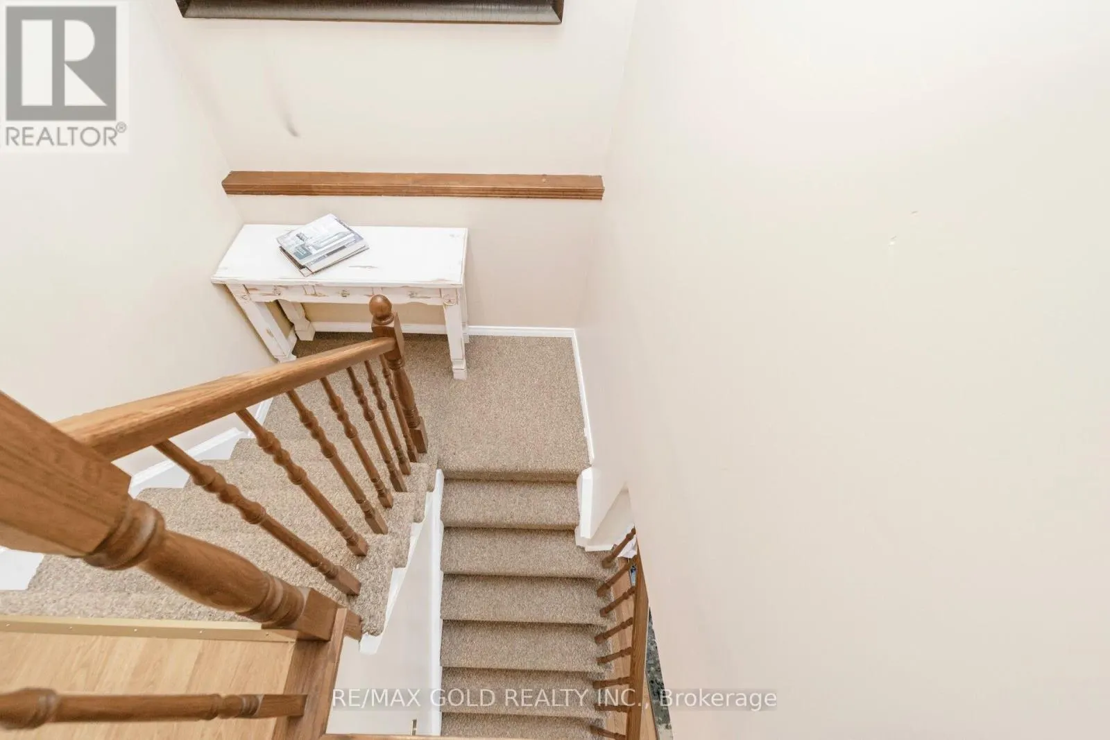 8 - 494 BARTON STREET