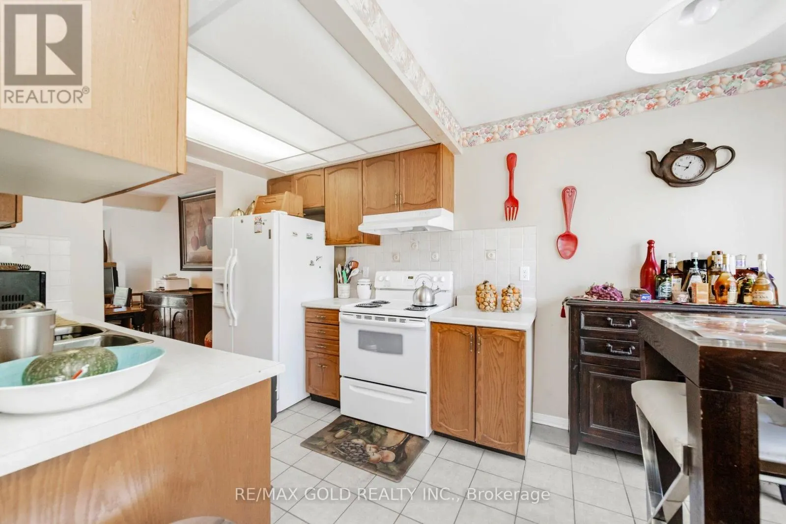 8 - 494 BARTON STREET