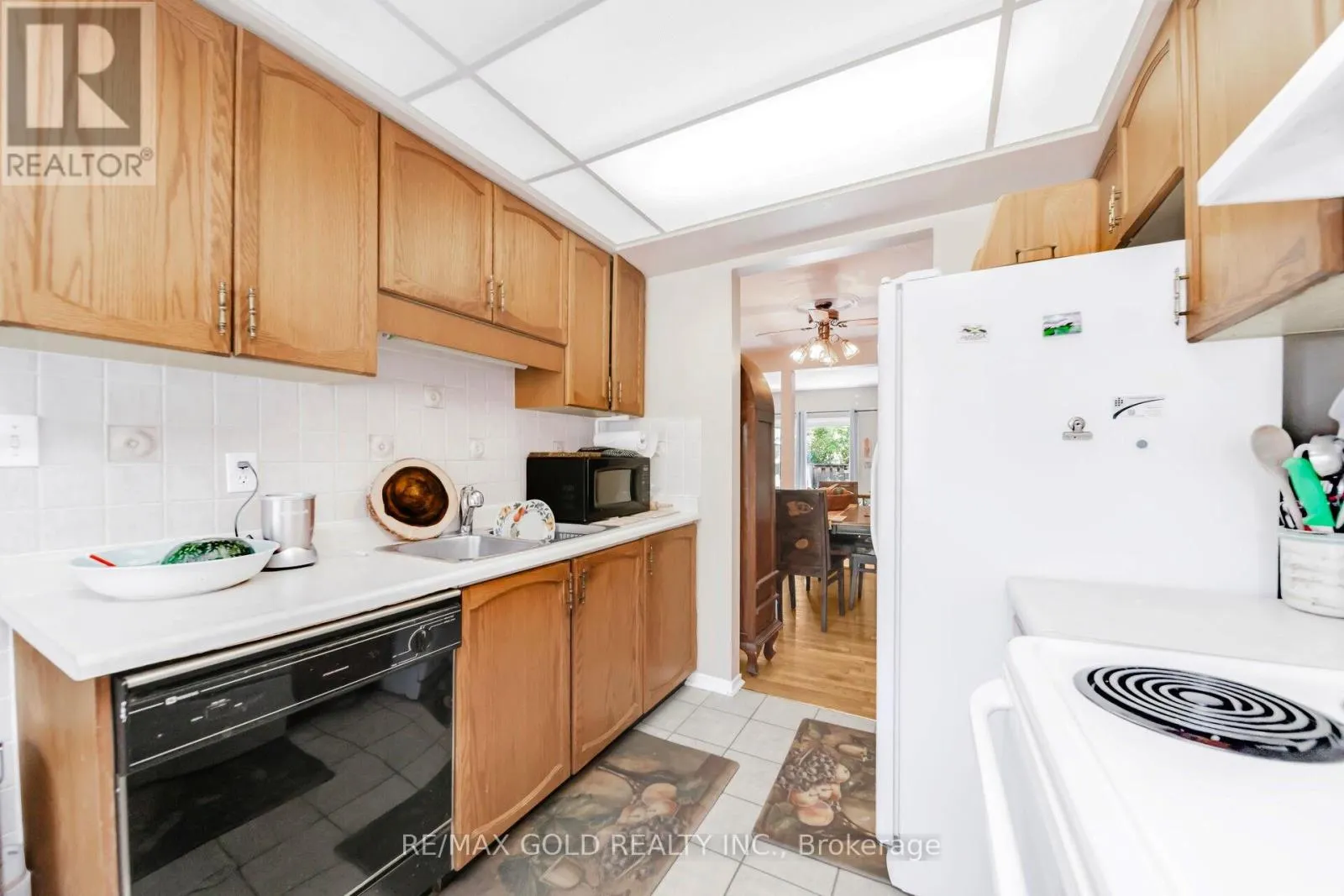8 - 494 BARTON STREET