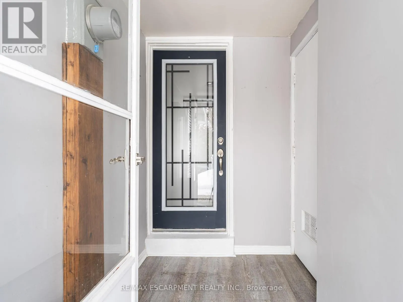 68 GLEDHILL CRESCENT