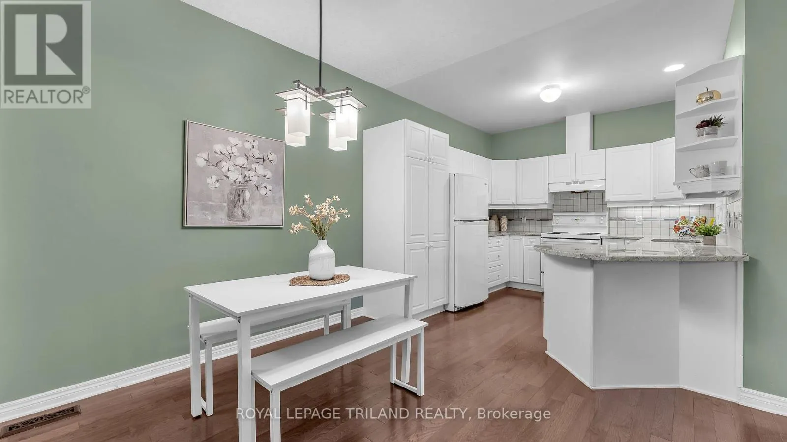 28 - 1574 RICHMOND STREET, #28